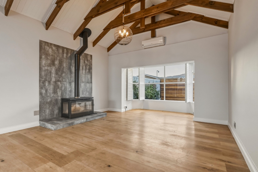 5 Bedroom Property for Sale in Southfield Western Cape